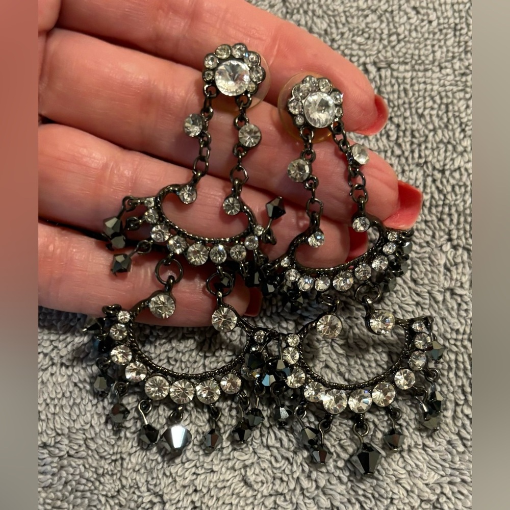 Rhinestone Shiny Tiered Pierced Earrings